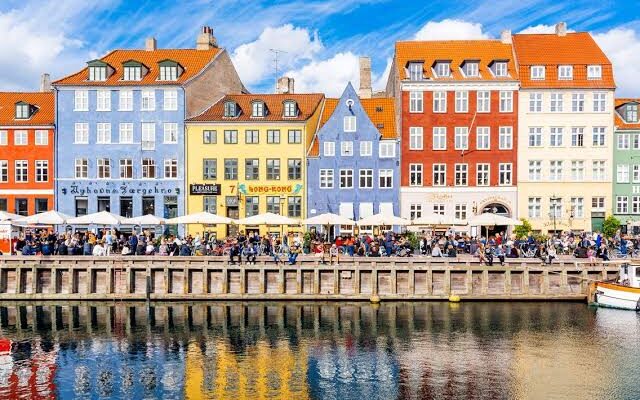 The Impact of Copenhagen’s Real Estate Market on Moving Services