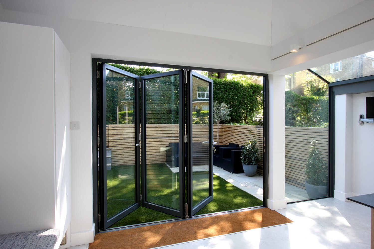 aluminium door repairs london