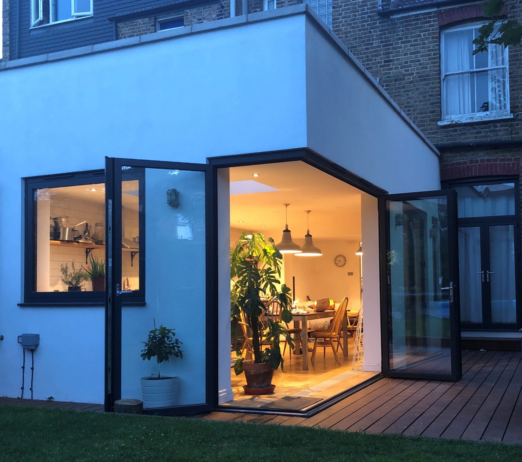 Cornerless-Smarts-bifold-door-SE-London-scaled