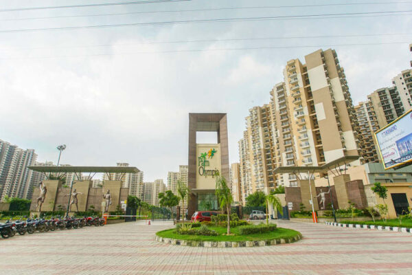 luxury apartment in noida