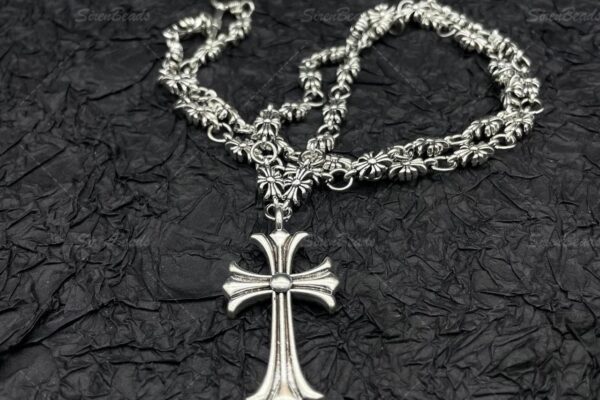 The Rise of Chrome Hearts Necklaces in Fashion Culture