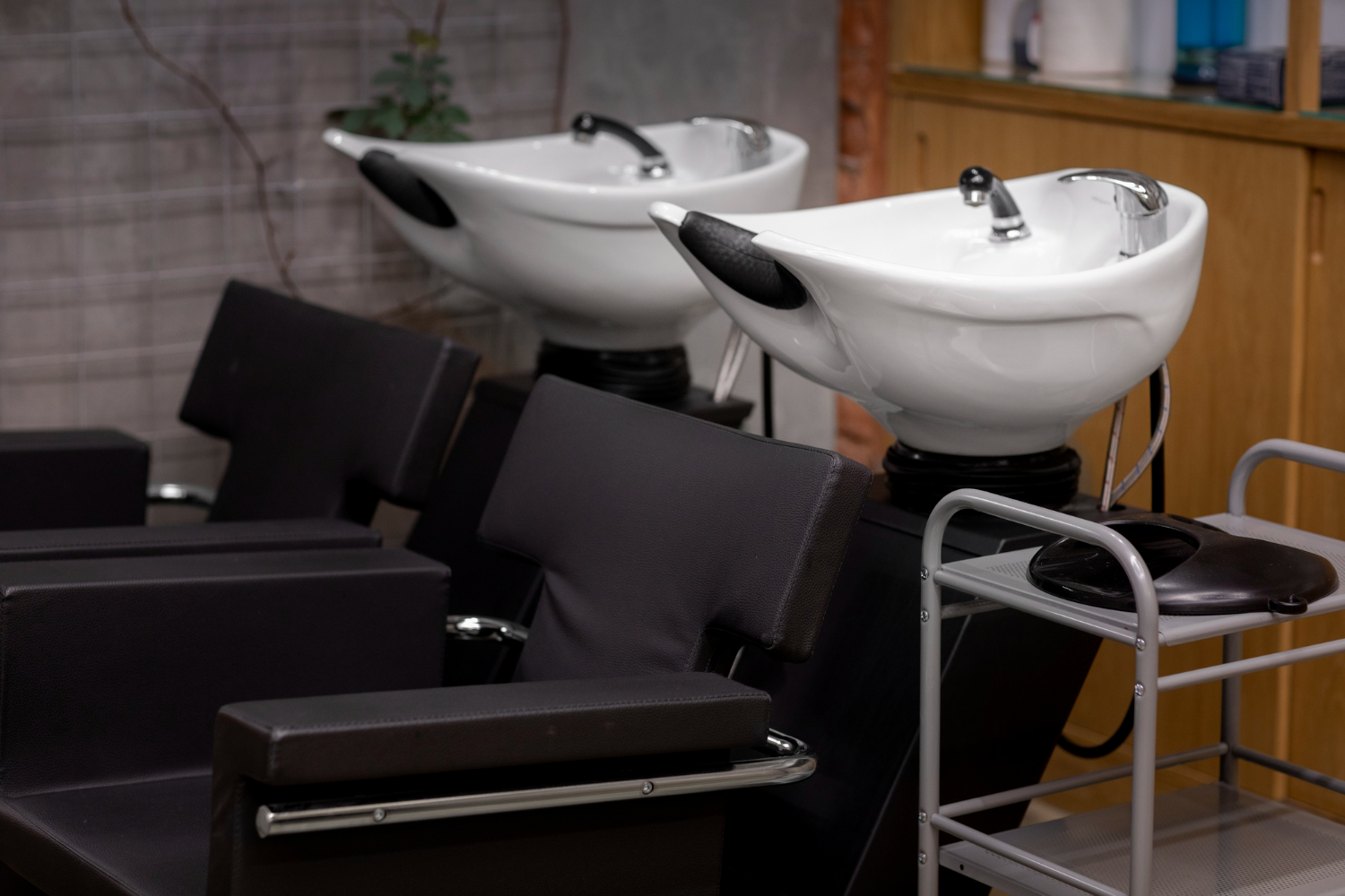 Flexible and Stylish Salon Suites Rental in Perimeter for Beauty Professionals