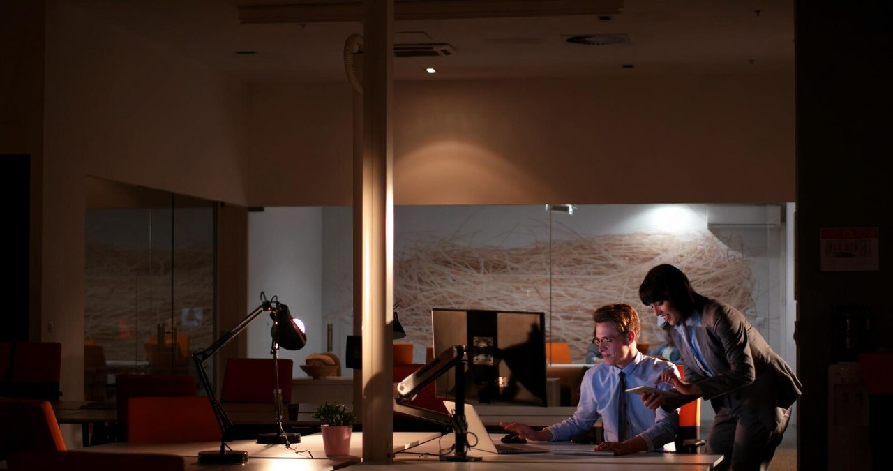 The Impact of Lighting on Productivity in Qatar's Workspaces